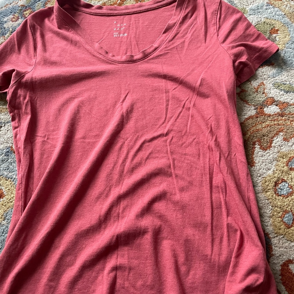 Basic red tee